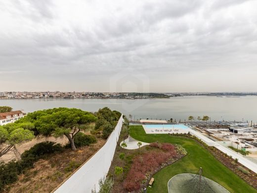 Luxury Apartment for sale in Seixal, 690 000 €, Photo 2