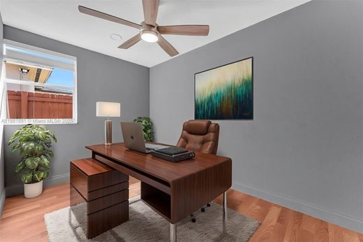 Luxury House for sale in Hollywood, 507 119 €, Photo 6