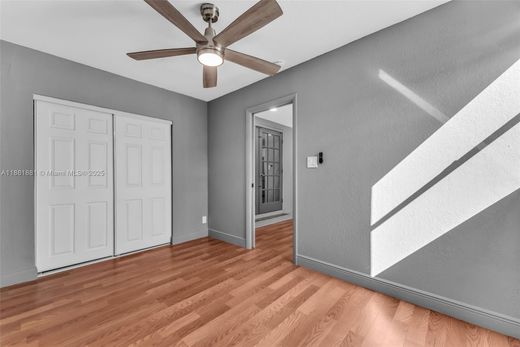 Luxury House for sale in Hollywood, 507 119 €, Photo 7