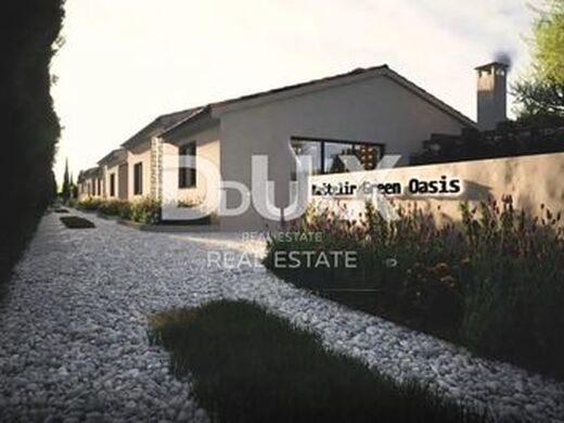 Maison de luxe à vendre à Porec, 415 000 €, Photo 1