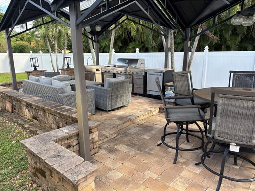 Luxury House for sale in Hollywood, 901 367 €, Photo 4