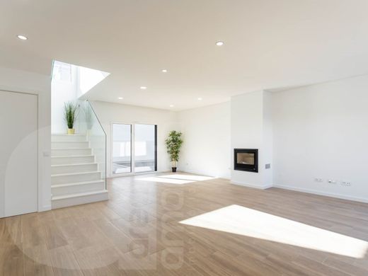 Luxury House for sale in Seixal, 650 000 €, Photo 2
