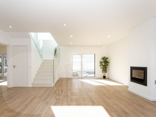 Luxury House for sale in Seixal, 650 000 €, Photo 4