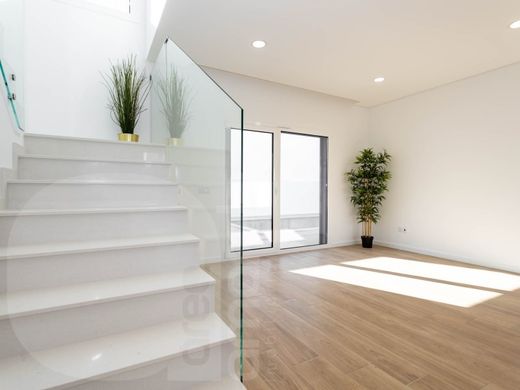 Luxury House for sale in Seixal, 650 000 €, Photo 5