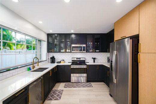 Luxury House for sale in Hollywood, 811 230 €, Photo 5