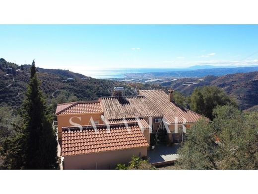 Luxury House for sale in Sayalonga, 650 000 €, Photo 1