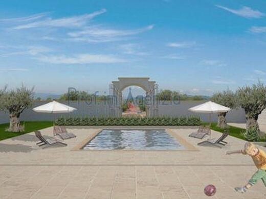 Luxury House for sale in Ostuni, 735 000 €, Photo 1