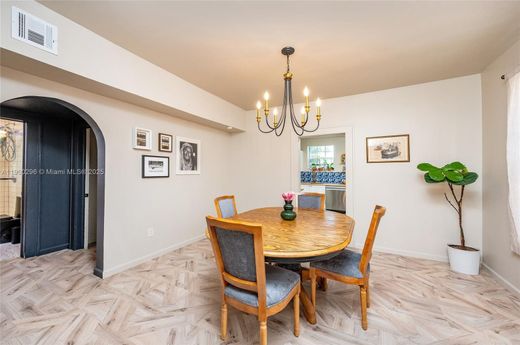 Luxury House for sale in Miami Heights Trailer Park, 482 259 €, Photo 7