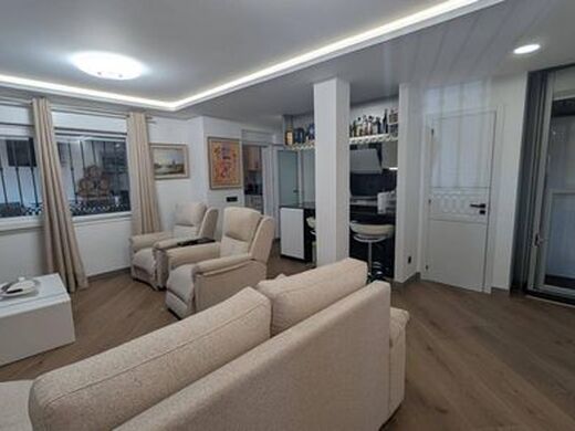 Luxury House for sale in Benidorm, 600 000 €, Photo 1