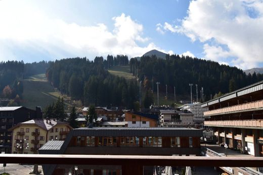 Appartement de luxe à vendre à Pinzolo, 820 000 €, Photo 1