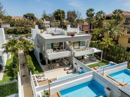 Luxury House for sale in Marbella, 2 675 000 €, Photo 1