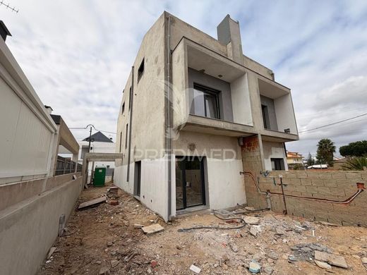 Luxury House for sale in Seixal, 420 000 €, Photo 1