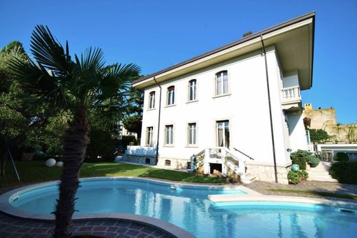 Luxury House for sale in Desenzano Del Garda, 18 000 000 €, Photo 1