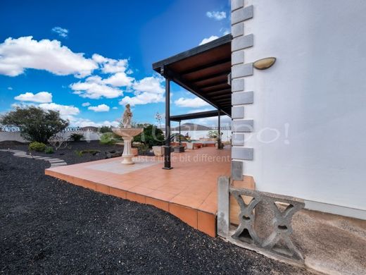 Luxury House for sale in Tías, 595 000 €, Photo 5