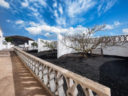 Luxury House for sale in Tías, 595 000 €, Photo 6
