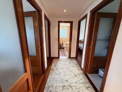 Luxury Apartment for sale in Castro-Urdiales, 400 000 €, Photo 5