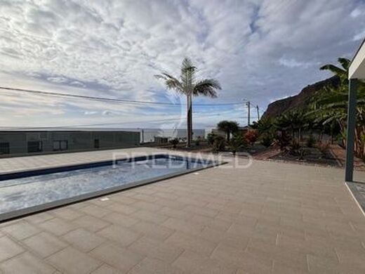 Luxury House for sale in Calheta, 1 150 000 €, Photo 2