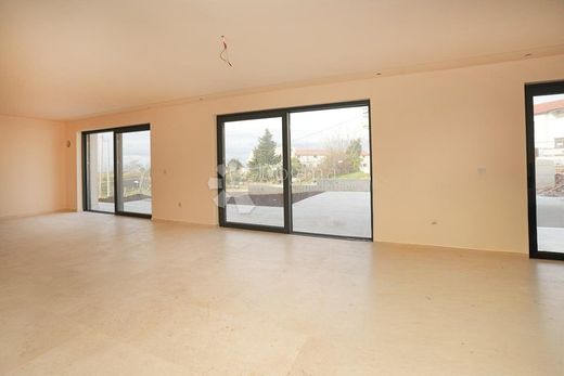 Maison de luxe à vendre à Porec, 1 190 000 €, Photo 5
