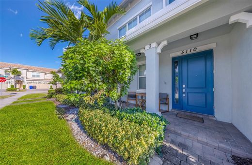 Luxury House for sale in Hollywood, 502 190 €, Photo 2