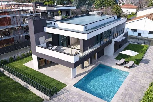 Luxury House for sale in Desenzano Del Garda, 1 250 000 €, Photo 1