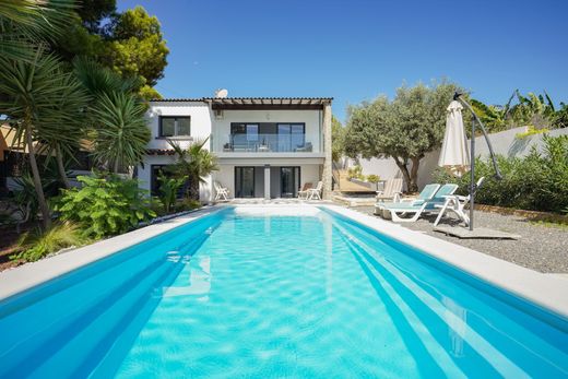 Luxury House for sale in Calp, 695 000 €, Photo 1