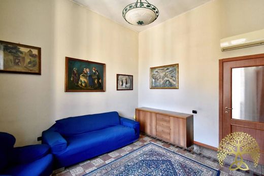 Luxury Apartment for sale in Naples, 800 000 €, Photo 3
