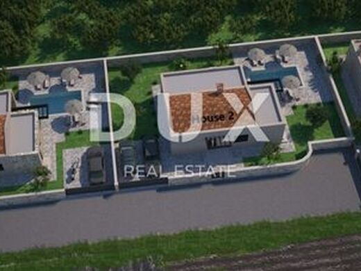 Luxury House for sale in Svetvincenat, 380 000 €, Photo 1