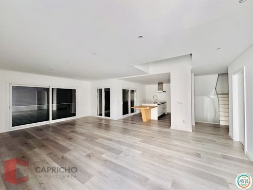 Luxury House for sale in Seixal, 740 000 €, Photo 2