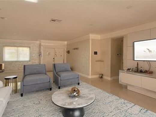 Luxury House for sale in Hollywood, 948 581 €, Photo 5