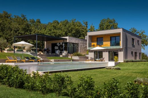 Maison de luxe à vendre à Motovun, 1 495 000 €, Photo 1