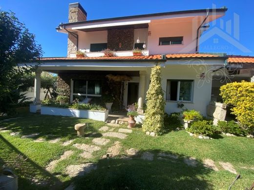 Maison de luxe à vendre à Gondomar, 555 000 €, Photo 2