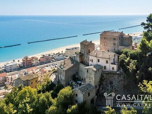Maison de luxe à vendre à Grottammare, 1 540 000 €, Photo 1