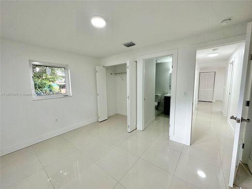 Luxury House for sale in Hollywood, 427 506 €, Photo 4