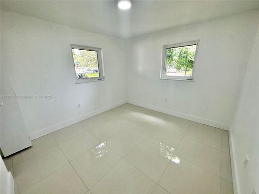 Luxury House for sale in Hollywood, 427 506 €, Photo 7