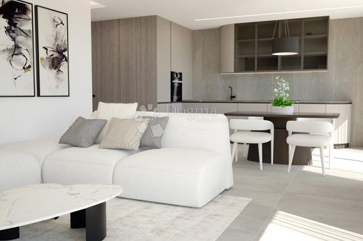 Luxury Apartment for sale in Rovinj, 780 000 €, Photo 1