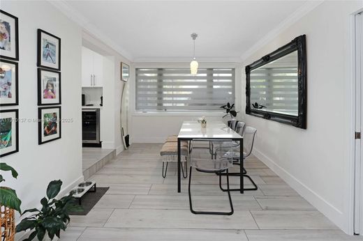 Luxury House for sale in Hollywood, 630 957 €, Photo 4