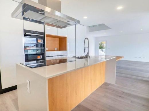 Luxury Apartment for sale in Seixal, 585 000 €, Photo 1