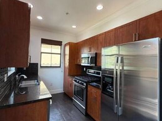 Luxury House for sale in Sunrise, 407 972 €, Photo 1