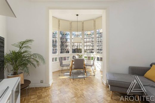 Luxury Apartment for sale in Barcelona, 670 000 €, Photo 2