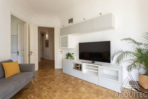 Luxury Apartment for sale in Barcelona, 670 000 €, Photo 4