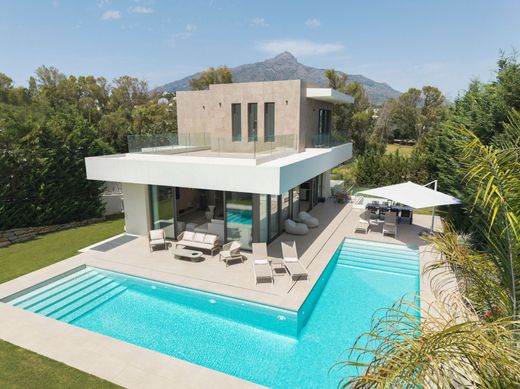 Luxury House for sale in Marbella, 3 950 000 €, Photo 1
