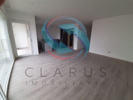 Luxury Apartment for sale in Seixal, 445 000 €, Photo 2
