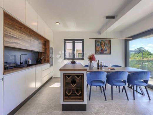 Maison de luxe à vendre à Porec, 995 000 €, Photo 2