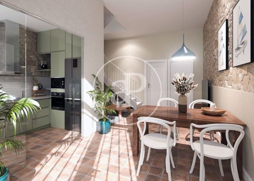Luxury House for sale in Badalona, 695 000 €, Photo 2