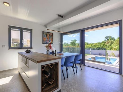 Maison de luxe à vendre à Porec, 995 000 €, Photo 3