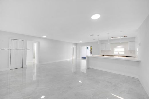 Luxury House for sale in Hollywood, 751 139 €, Photo 5