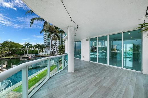 Luxury House for sale in North Bay Village, 809 198 €, Photo 6