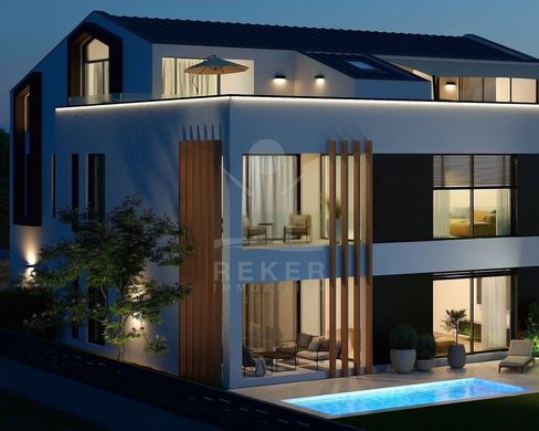 Luxury Apartment for sale in Rovinj, 732 530 €, Photo 1