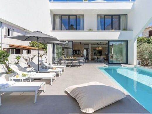 Maison de luxe à vendre à Supetar, 1 300 000 €, Photo 6
