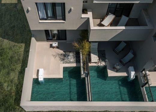 Luxury House for sale in Néos Marmarás, 500 000 €, Photo 1